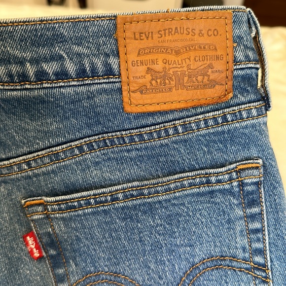 LEVI’S Premium Wedgie Icon Fit Jeans in These Dreams, 27 - Picture 8 of 16
